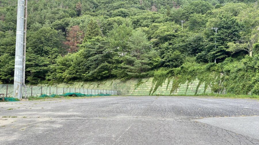 坂井グラウンドの駐車場