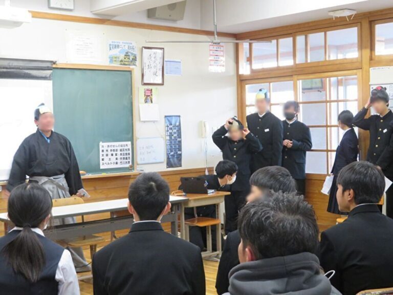 あずまやタイム活動報告会_善光寺街道グループ3.jpg