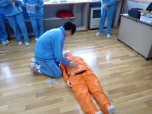 ２学年　傷害の防止 心肺蘇生法授業2.jpg