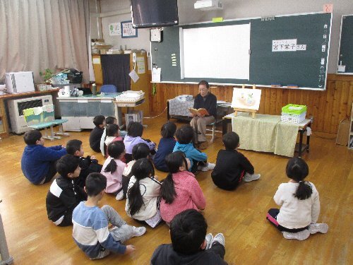 読み聞かせ１.jpg